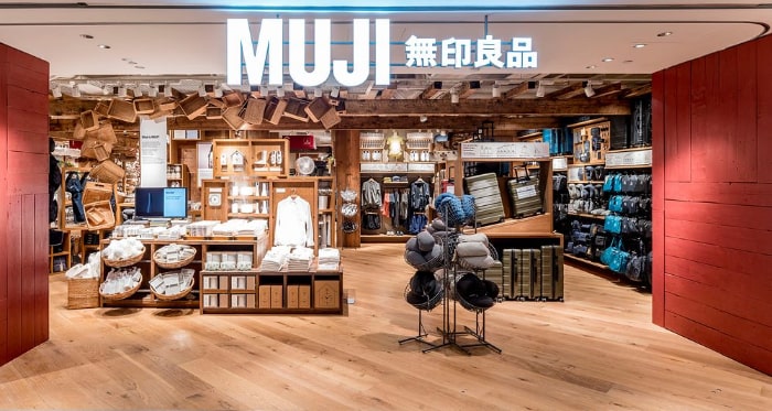 plain-t-shirts-Muji-store-Singapore